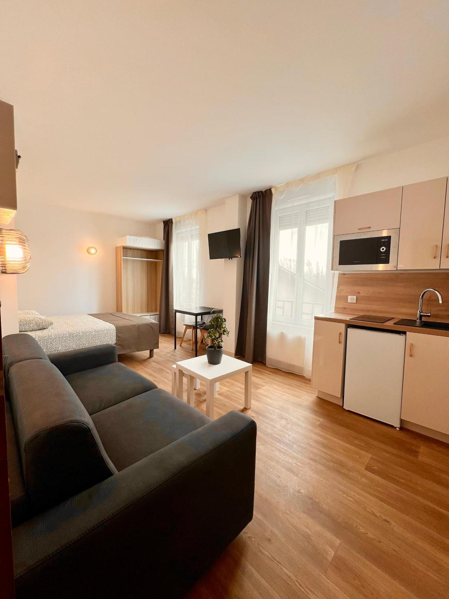 Studio 4 Pers Face Gare Sncf Appart Hotel Le Cygne D4 Bourges Eksteriør bilde